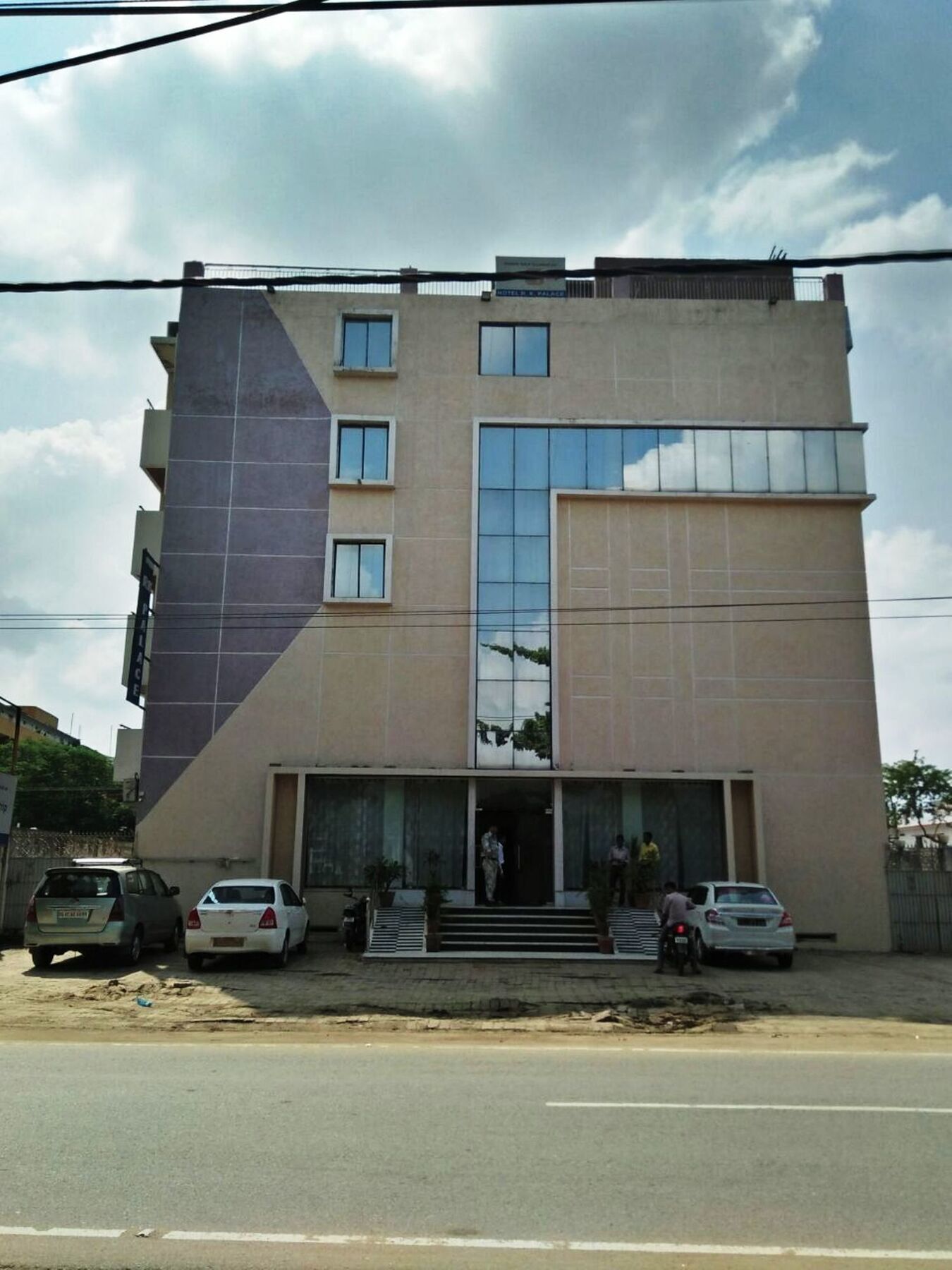 R. K. Palace Hotel Bodh Gaya Exterior photo